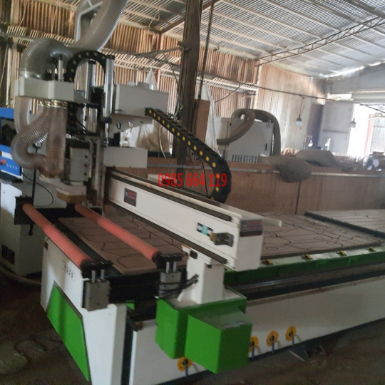 MÁY CNC 3 đầu  2 bàn