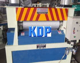 máy ép vân cước gỗ tự nhiên khổ 700mm