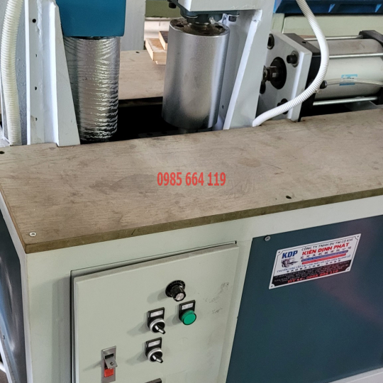 máy ép vân gỗ đứng