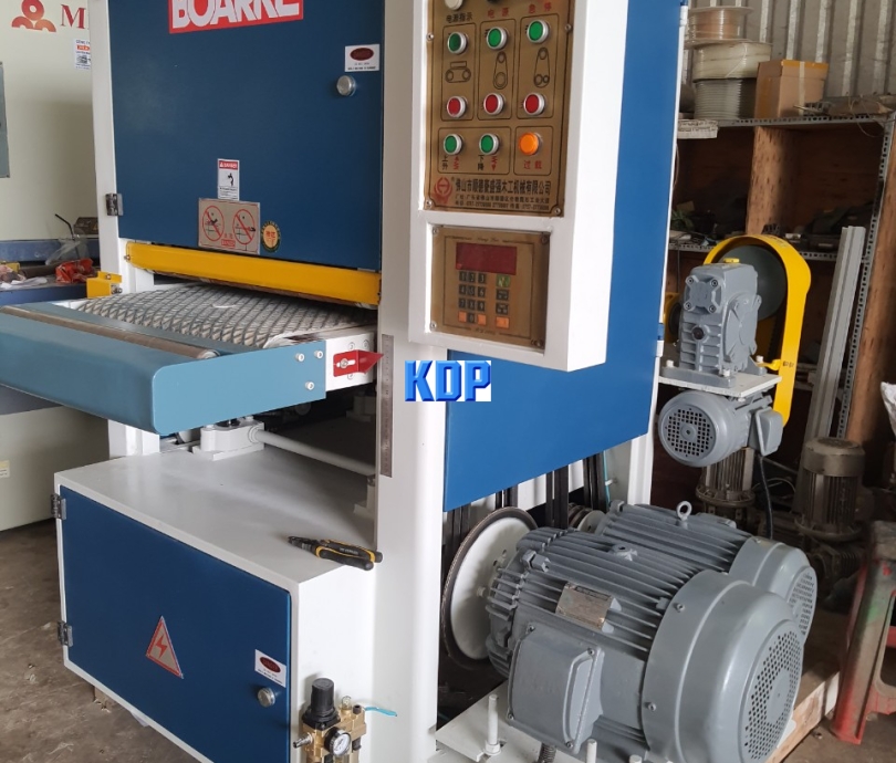 máy chà nhám thùng 610