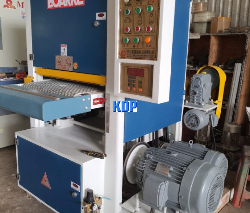 máy chà nhám thùng 610