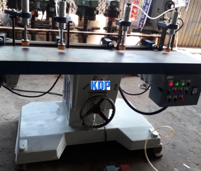 máy khoan ngang tự động