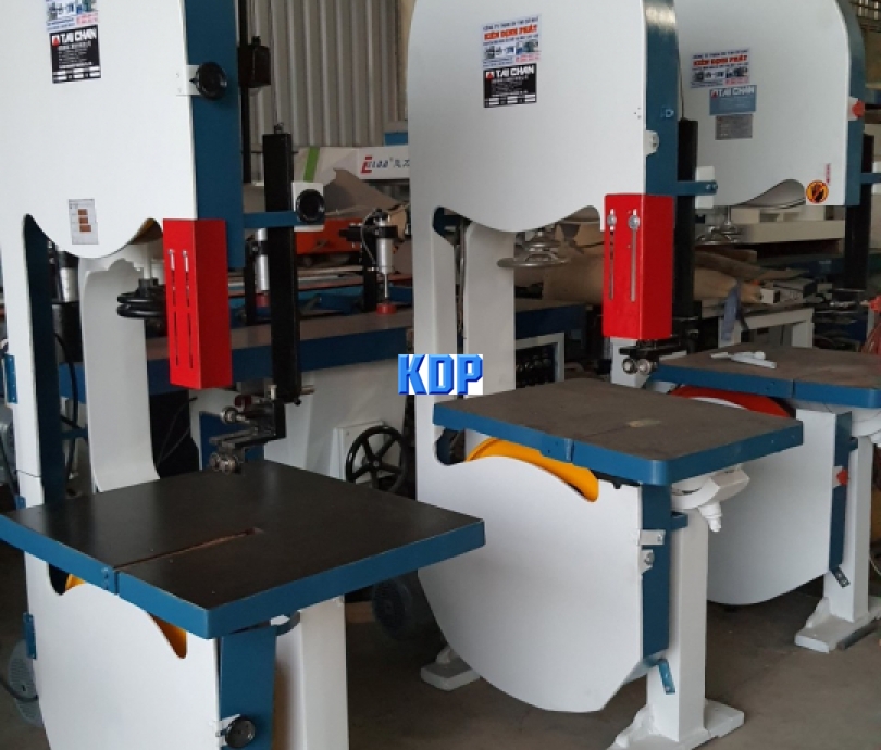 máy cưa lọng đài loan