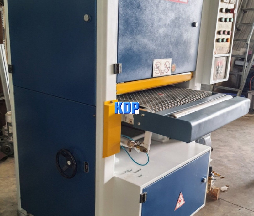 máy chà nhám thùng 610