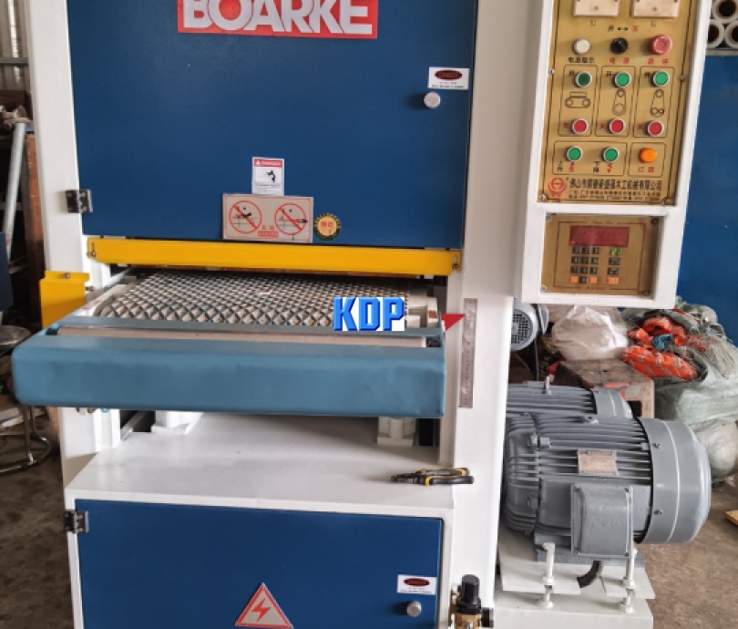 máy chà nhám thùng 610