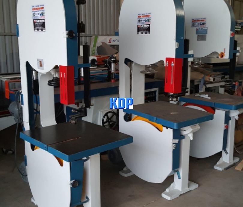 máy cưa lọng đài loan