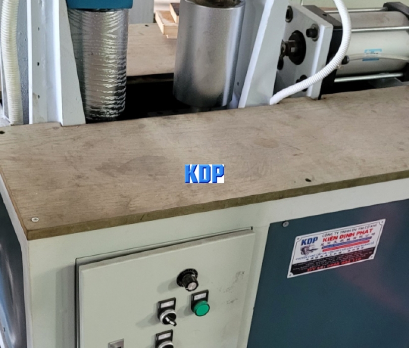 máy ép vân gỗ đứng