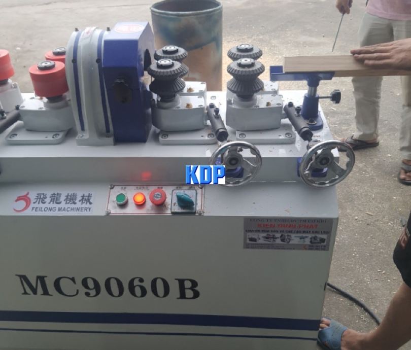 máy tiện cây tròn - KDP