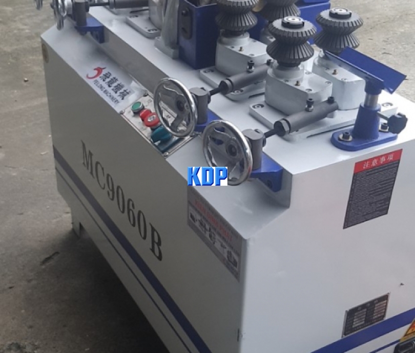 máy tiện cây tròn - KDP