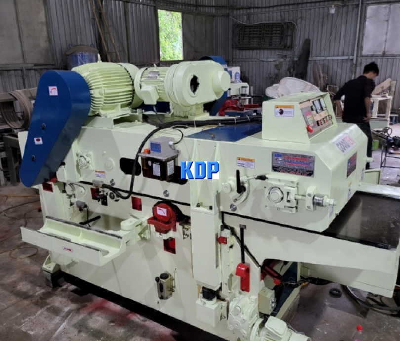 máy bào 2 mặt dao xoắn