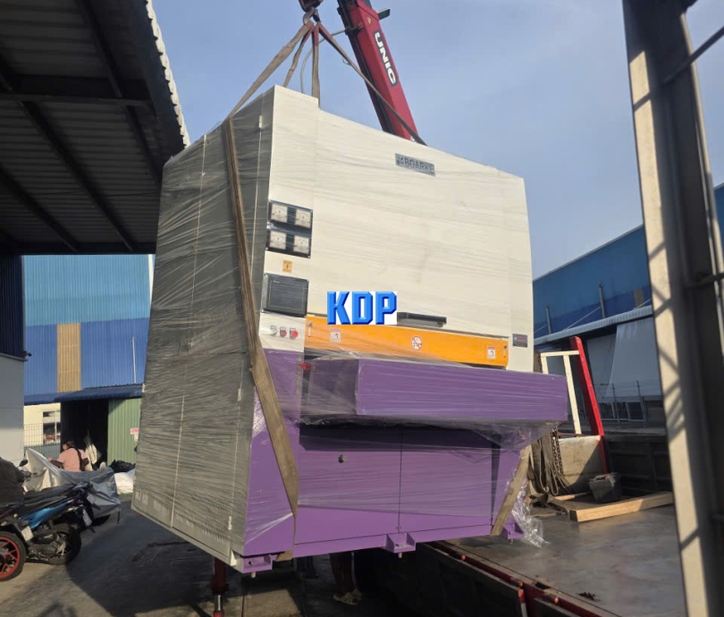 MÁY CHÀ NHÁM THÙNG 1,3M CÓ TRỤC BÀO