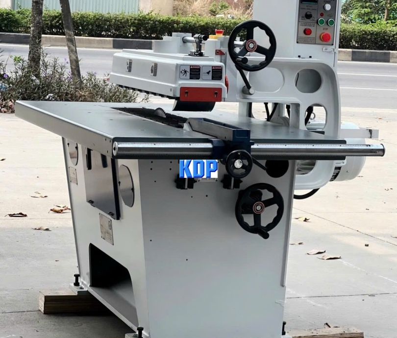 Máy cưa rong lưỡi dưới (máy mới)